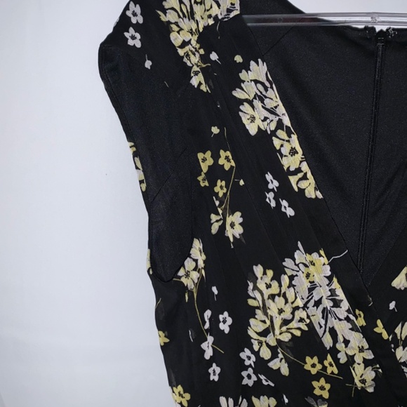 NWT Liz Claiborne Sleeveless Floral Dress - Picture 5 of 10